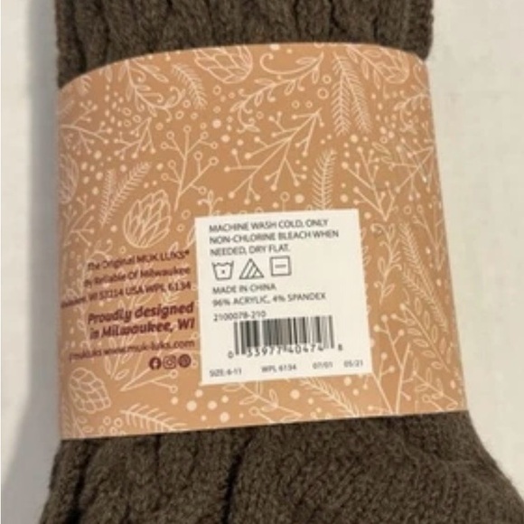 NWT Muk Luks Chocolate Brown Woman’s Fits Sizes 6-11 Over the Knee Super Soft - Picture 3 of 4